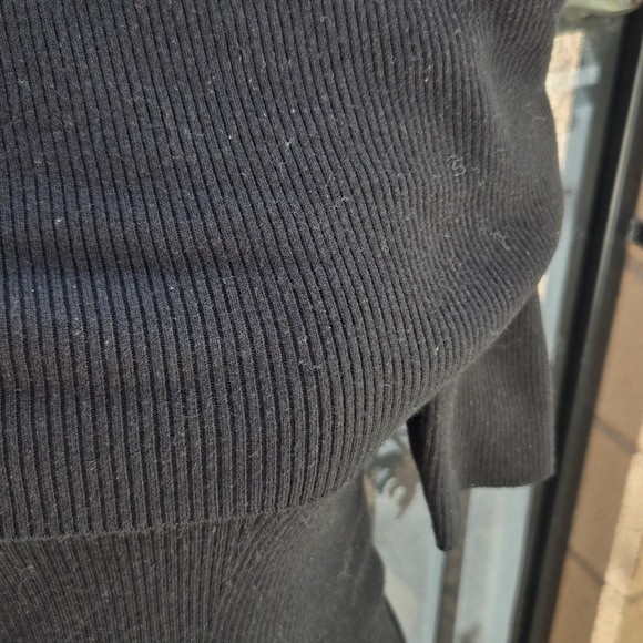 Vince Black Off Shoulder Half Sleeve Top - Picture 4 of 8